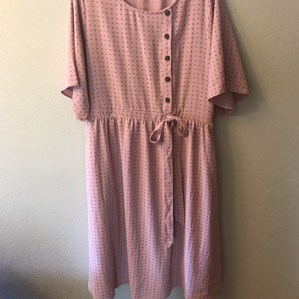 Wren and Ivory XL nursing friendly, maternity friendly dress